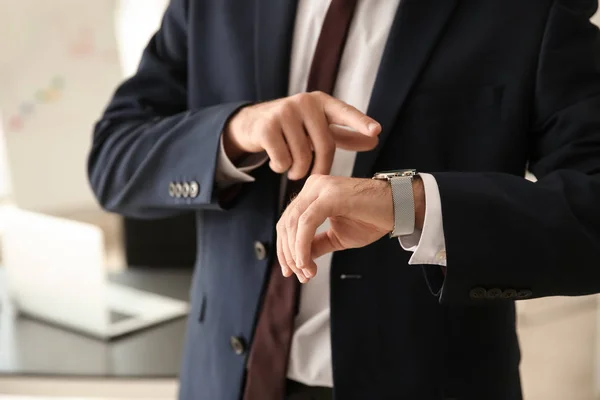 Businessman Looking His Watch Office Closeup — Stock Photo, Image