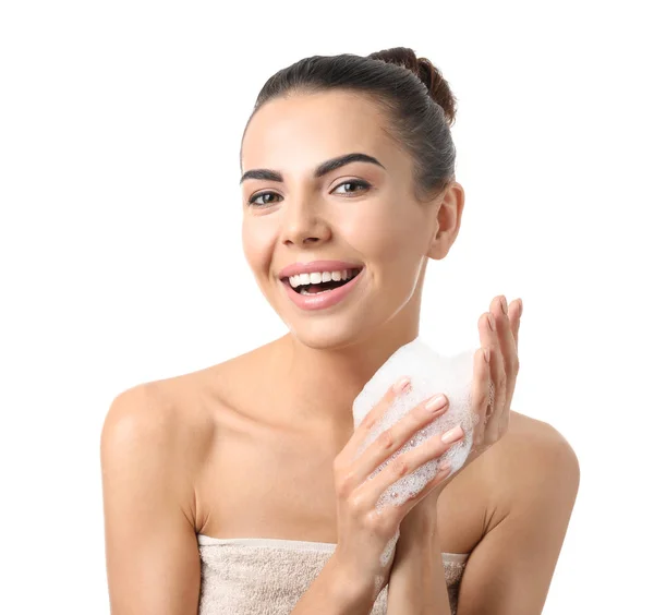 Mulher Bonita Com Espuma Sabão Fundo Branco — Fotografia de Stock