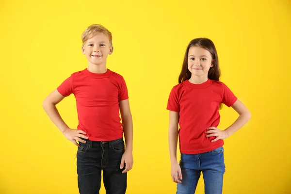 Bonito Crianças Camisetas Fundo Cor — Fotografia de Stock