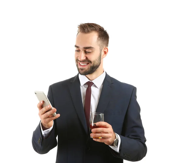 Stilig Affärsman Med Glas Whiskey Och Telefon Vit Bakgrund — Stockfoto