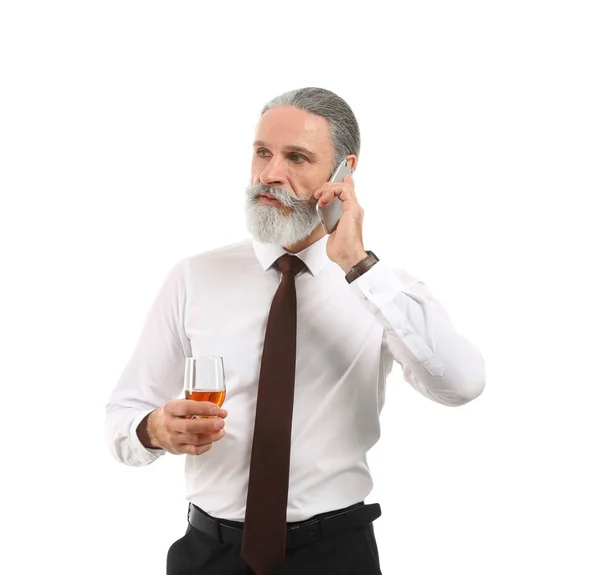 Uomo Affari Anziano Con Bicchiere Whisky Che Parla Telefono Sfondo — Foto Stock
