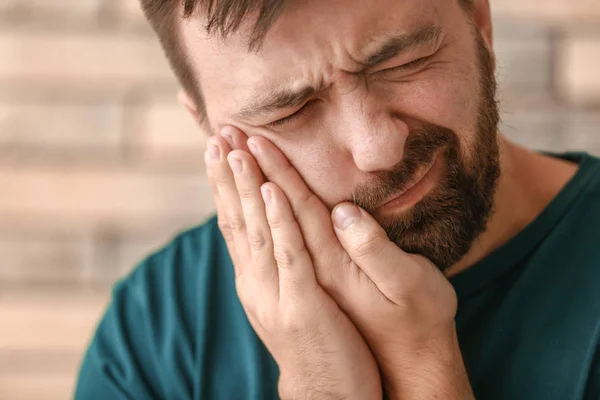 Чоловік Страждає Від Зубного Болю Крупним Планом — стокове фото