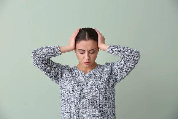 Woman Suffering Headache Color Background — Stock Photo, Image