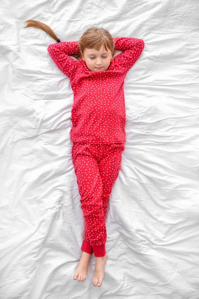 Yatakta Üstten Görünüm Uyuyan Sevimli Küçük Kız — Stok fotoğraf