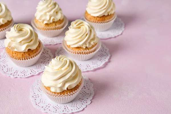 Deliciosos Cupcakes Mesa Color — Foto de Stock