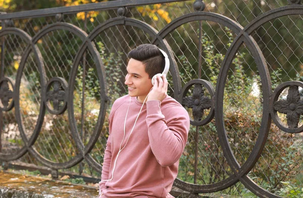 Young Man Listening Music Outdoors — Stock Photo, Image
