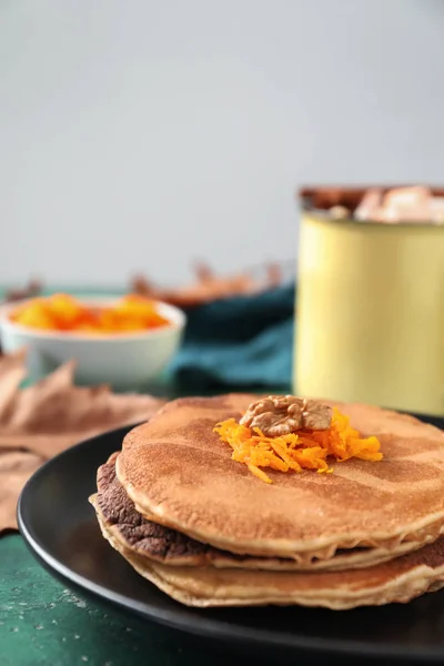 Tumpukan Pancake Panas Lezat Dengan Labu Piring — Stok Foto