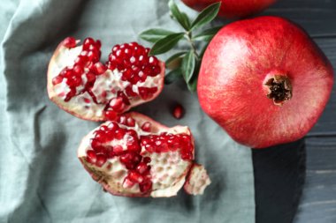 Masada olgun lezzetli nar