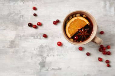 Açık renkli lezzetli mulled şarap Kupası