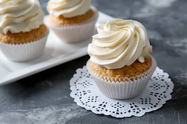 Delicious Cupcake Grey Table — Stock Photo, Image