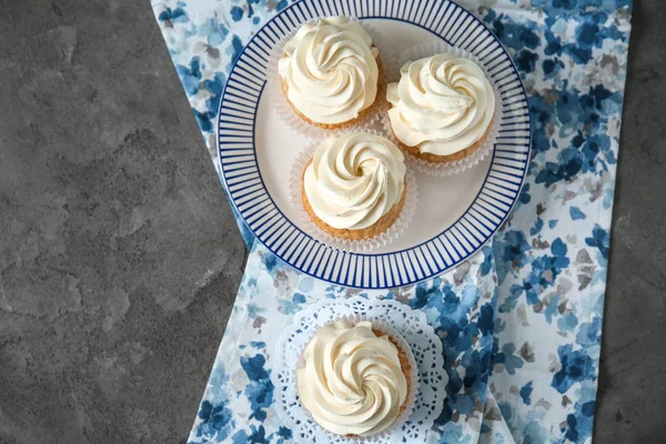 Plate Delicious Cupcakes Color Napkin — Stock Photo, Image