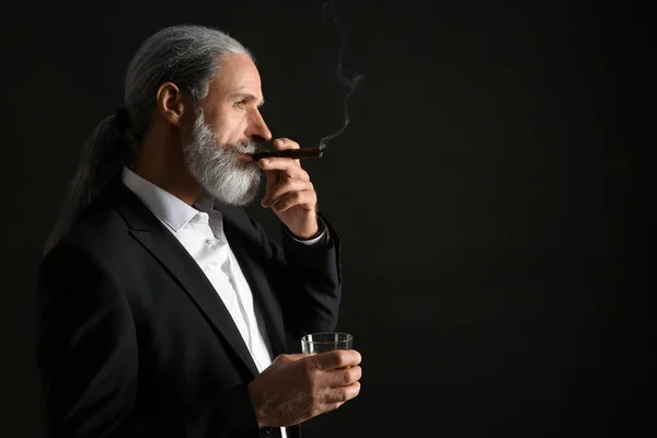 Elderly Businessman Glass Whiskey Cigar Dark Background — Stock Photo, Image