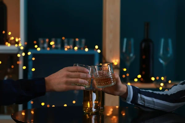 Couple Drinking Whiskey Bar — Stock Photo, Image