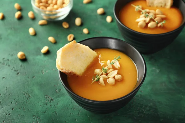 Bowl Tasty Pumpkin Cream Soup Color Table — Stock Photo, Image