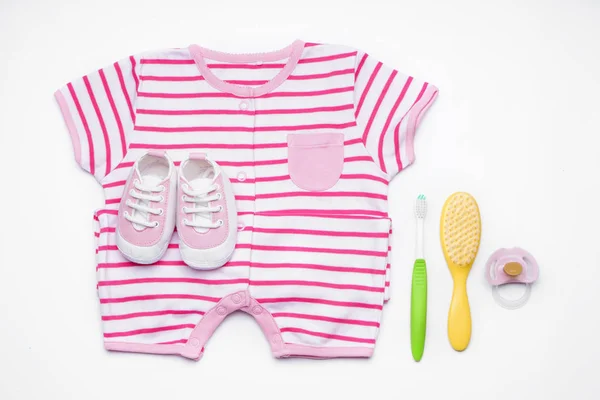 Σύνθεση Ρούχα Και Αξεσουάρ Μωρό Φροντίδα Λευκό Φόντο — Φωτογραφία Αρχείου