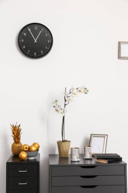 Şık iç altın dekor ile odası