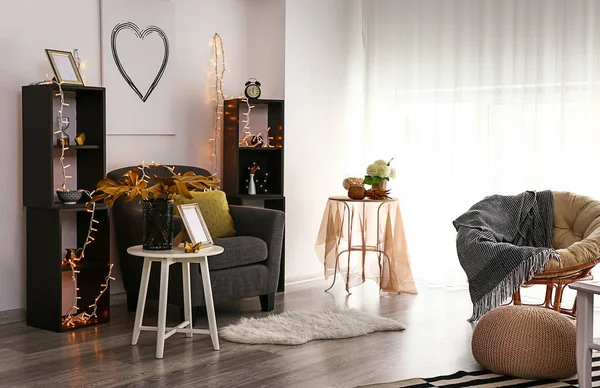 Elegante Interior Habitación Con Muebles Cómodos Decoración Dorada —  Fotos de Stock