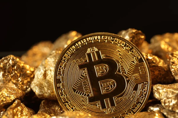 Bitcoin Gold Nuggets Black Background Closeup — Stock Photo, Image