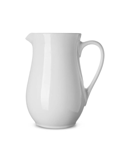 керамический кувшин на белом фоне