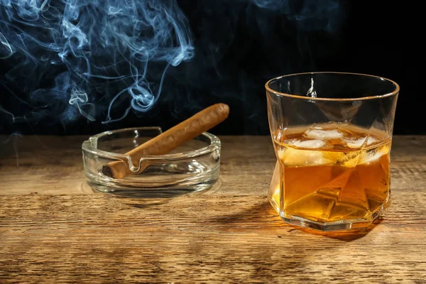Glass Whiskey Cigar Wooden Table Dark Background — Stock Photo, Image