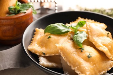 Plaka, closeup lezzetli Mantı