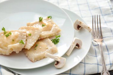 Plaka, closeup lezzetli Mantı