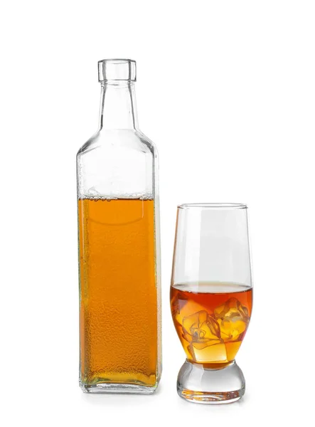 Fles Glas Whisky Witte Achtergrond — Stockfoto