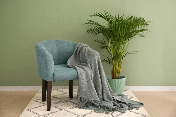 Cozy Armchair Decorative Areca Palm Room — Stock Photo, Image