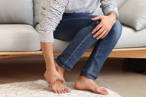 Young Man Suffering Pain Leg Home — Stock Photo, Image