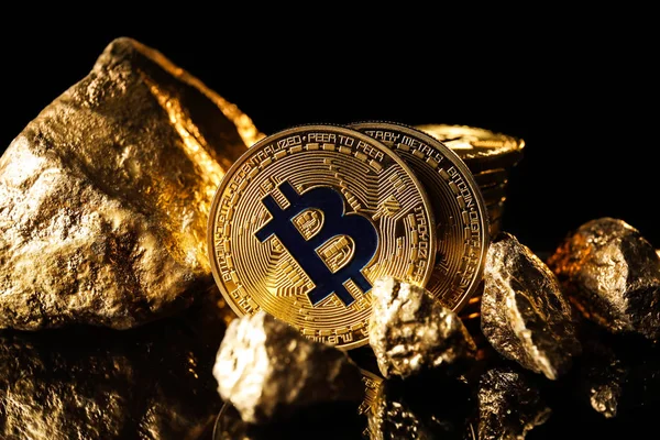 Bitcoins Pepitas Oro Sobre Fondo Negro — Foto de Stock