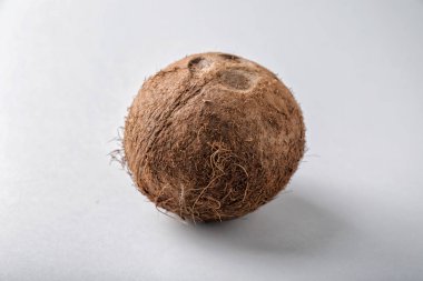 Açık renkli olgun Hindistan cevizi