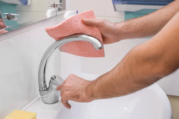 Young Man Cleaning Sink Bathroom — Stock Photo, Image