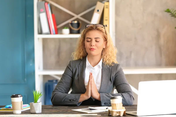 Beautiful Businesswoman Meditating Table Office — Stock Photo, Image