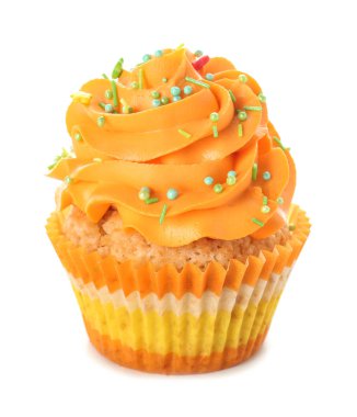 Beyaz zemin üzerine lezzetli renk cupcake