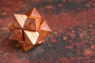 Renk arka plan üzerinde ahşap puzzle