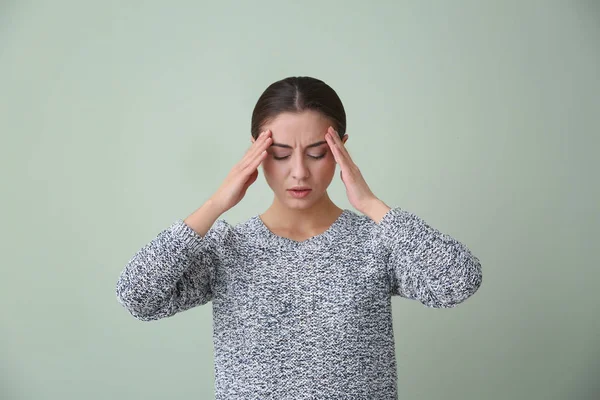 Woman Suffering Headache Color Background — Stock Photo, Image