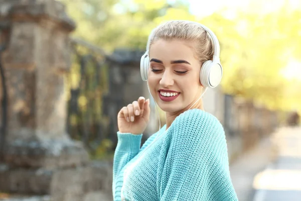 Beautiful Young Woman Listening Music Outdoors — Stock Photo, Image