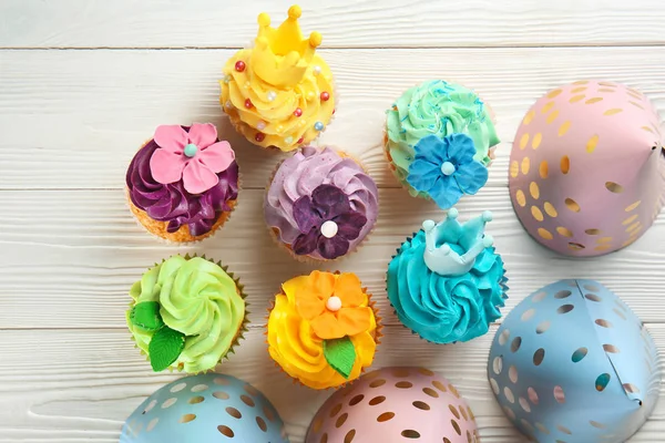 Composition Delicious Colorful Cupcakes Party Hats White Wooden Background — Stock Photo, Image