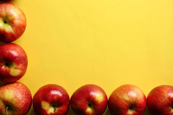 Pommes Mûres Savoureuses Sur Fond Couleur Vue Dessus — Photo