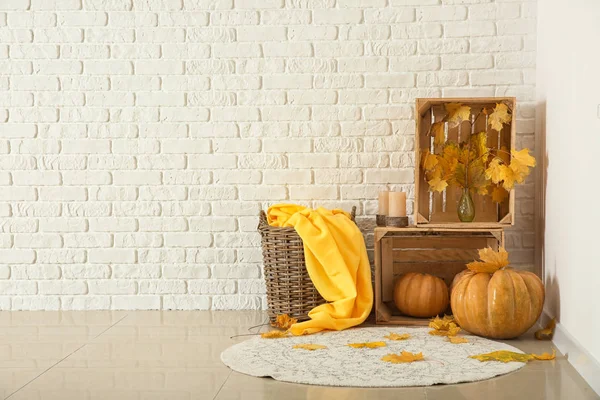 Beautiful Autumn Composition Pumpkins Leaves White Brick Wall — Stock Photo, Image