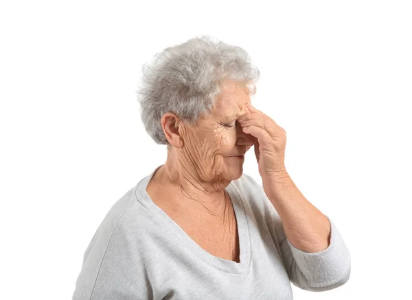 Seniorin Leidet Unter Kopfschmerzen Auf Weißem Hintergrund — Stockfoto