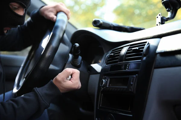 Hombre Ladrón Sentado Coche — Foto de Stock