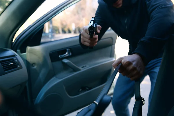 Male Thief Gun Stealing Bag Open Car — Stock Photo, Image