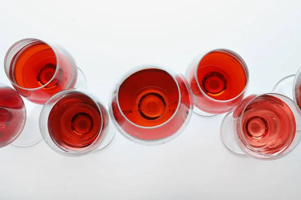 Gläser Süßen Weins Auf Weißem Hintergrund — Stockfoto