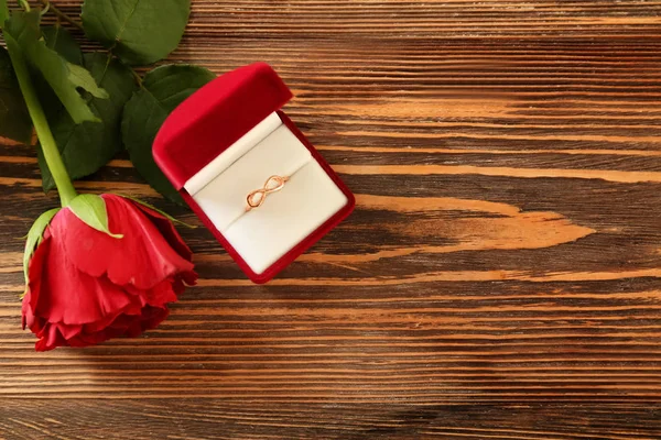 Box Engagement Ring Rose Wooden Table — Stock Photo, Image