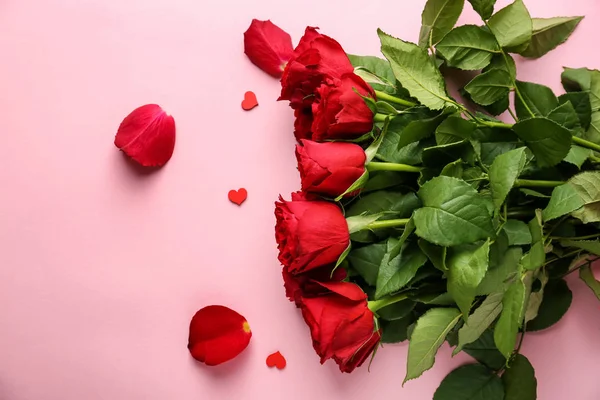 Όμορφα Τριαντάφυλλα Στο Χρώμα Φόντου Γιορτή Του Αγίου Βαλεντίνου — Φωτογραφία Αρχείου