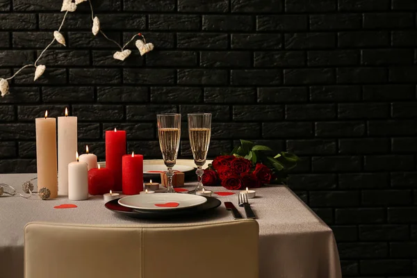 테이블에 촛불을 점화와 샴페인의 발렌타인 — 스톡 사진