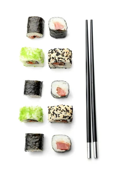 Deliciosos Rollos Sushi Sobre Fondo Blanco — Foto de Stock