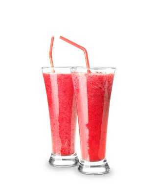 Beyaz zemin üzerine lezzetli smoothie