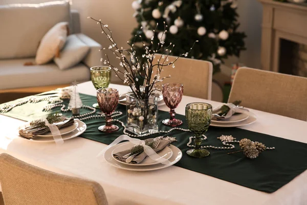 Beautiful Table Setting Christmas Decorations Living Room — Stock Photo, Image